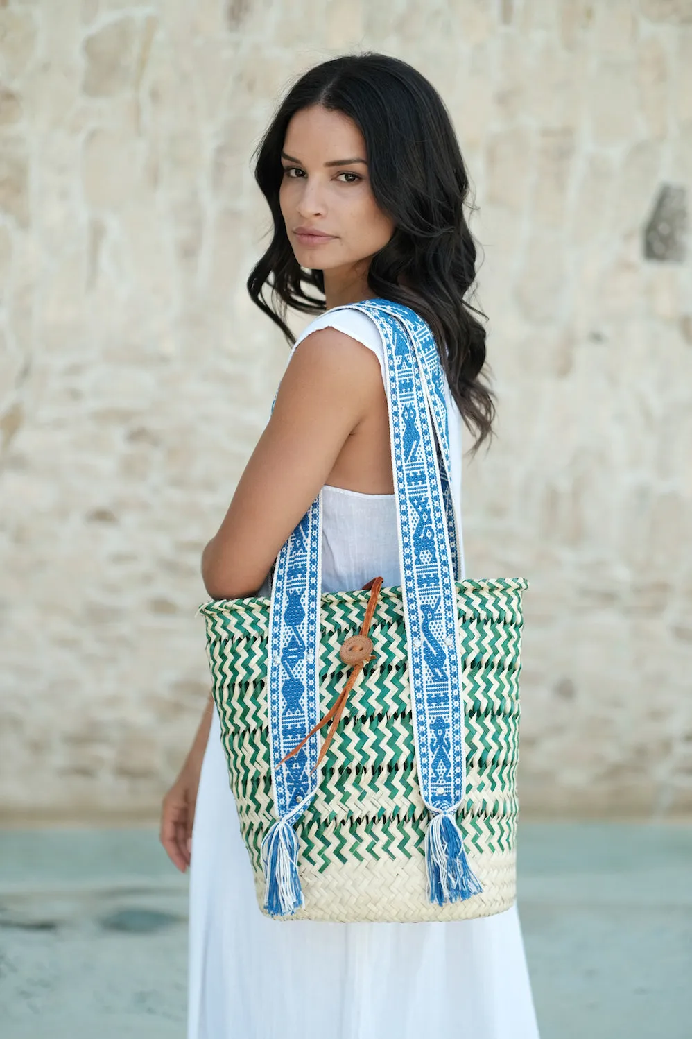 HANDWOVEN GREEN BASKET BAG